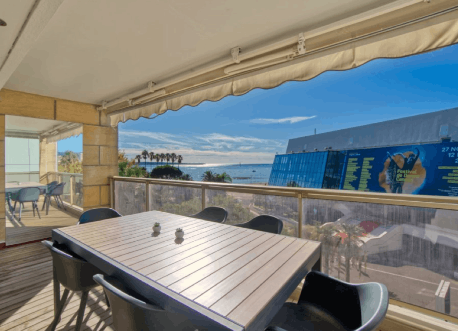 Sea-View Cannes Apartment Opposite Palais des Festivals