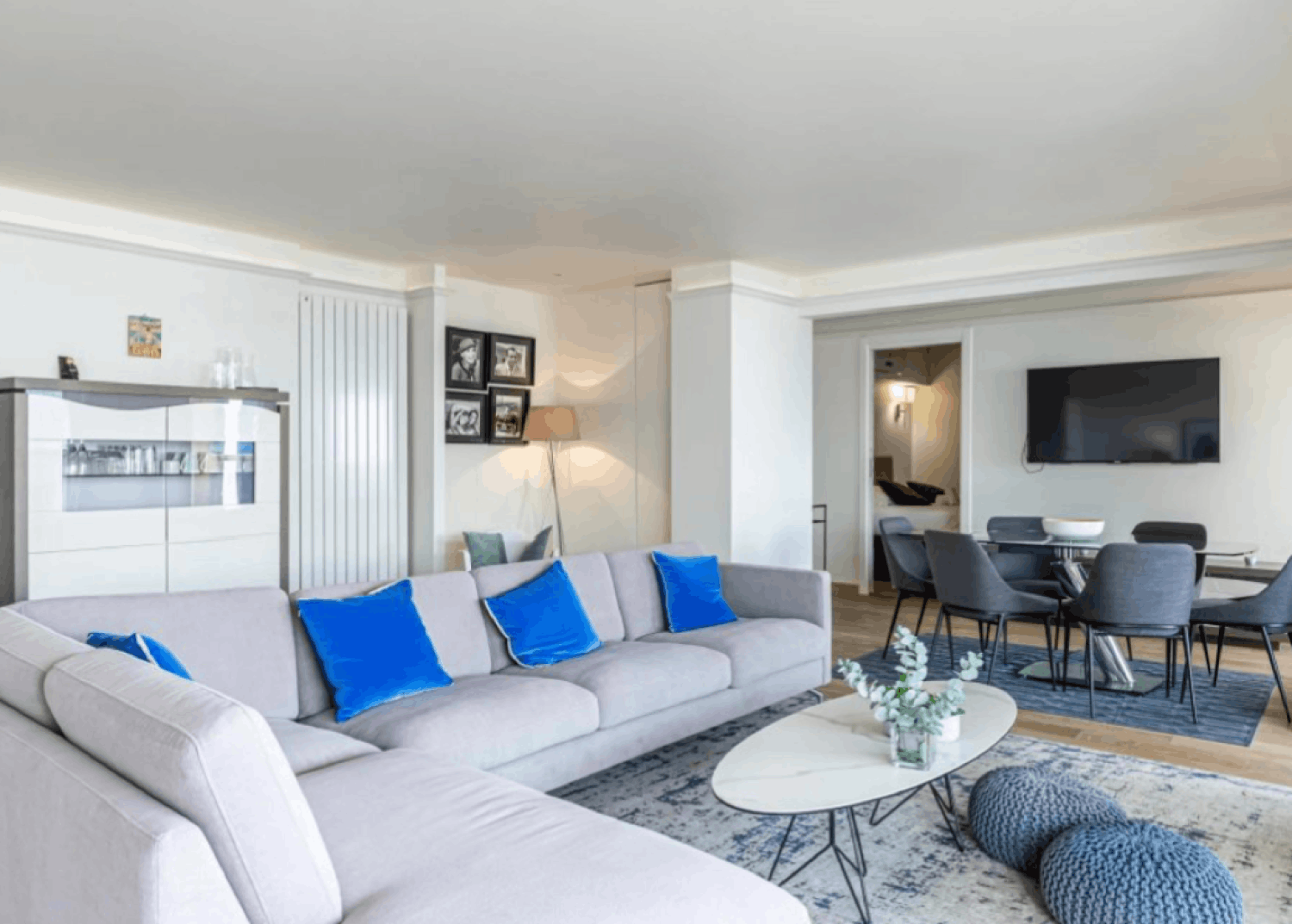 Sea-View Cannes Apartment Opposite Palais des Festivals