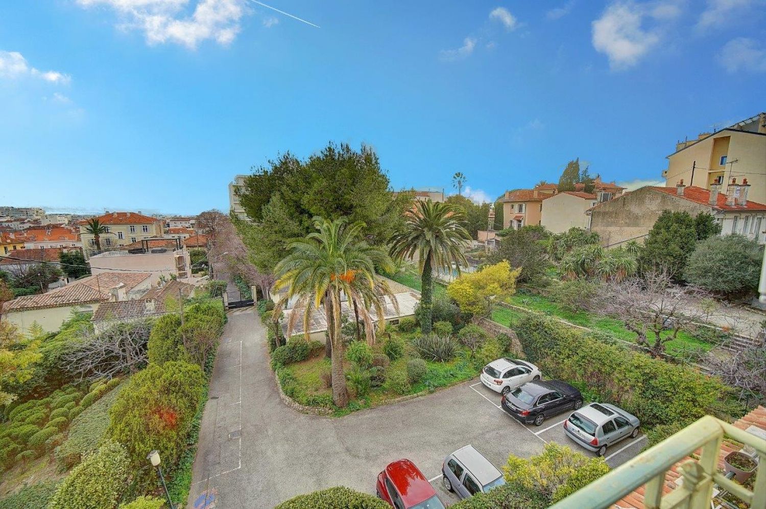 Stylish & Spacious Cannes Apartment for Small Events Near the Palais
