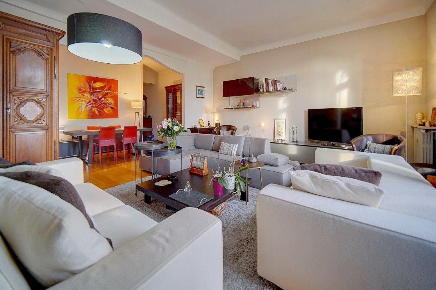 Stylish & Spacious Cannes Apartment for Small Events Near the Palais