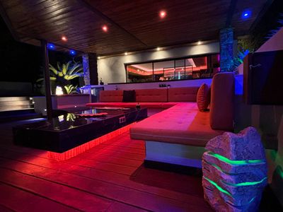 Luxury 5-Star Estate with Caldera Spa & Private Pool near Montpellier