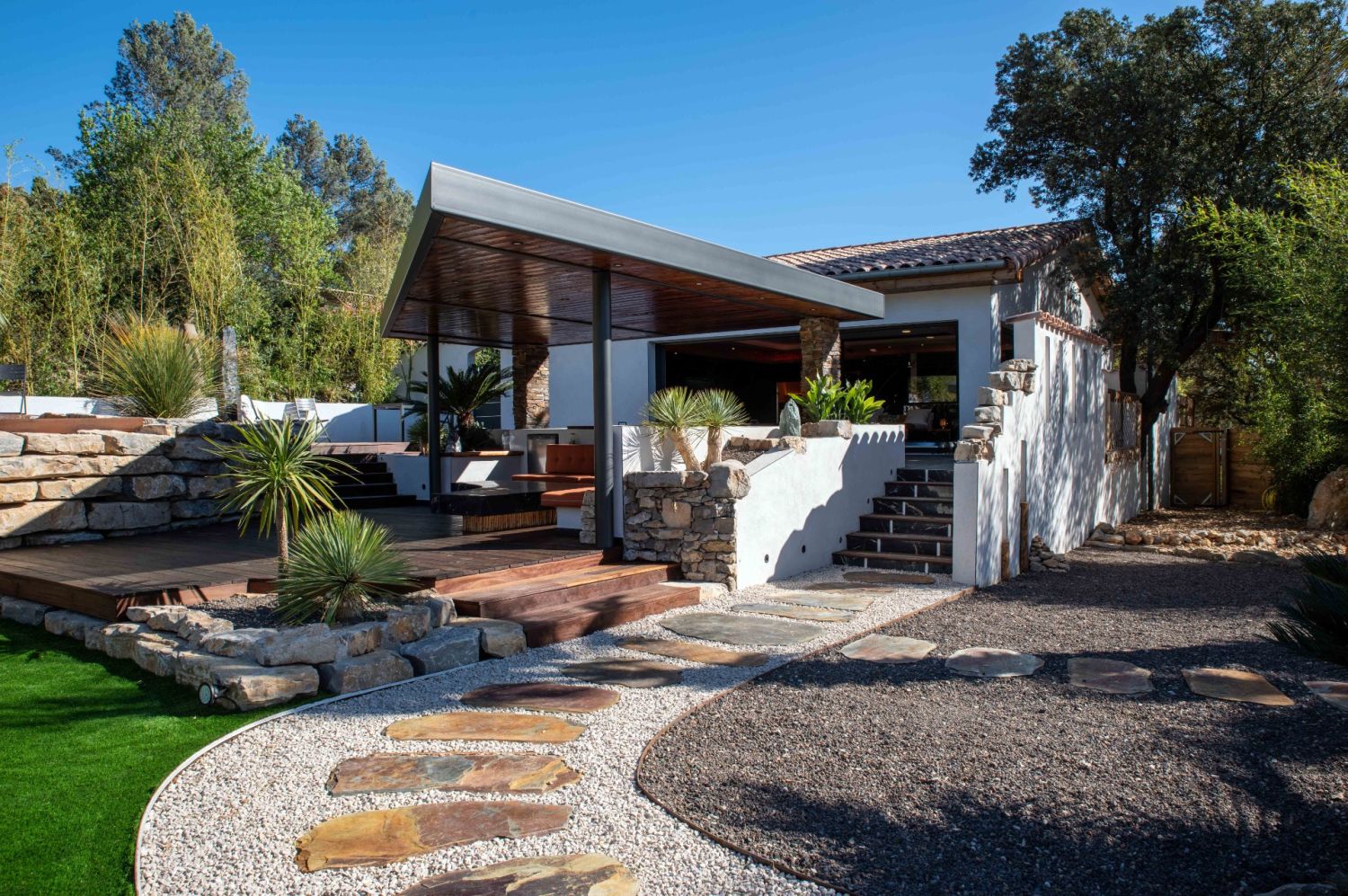 Luxury 5-Star Estate with Caldera Spa & Private Pool near Montpellier