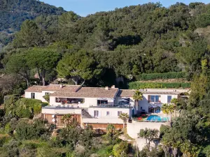 Découvrez un Espace Événementiel Unique à Villemolaque pour Fêtes, Mariages & Plus