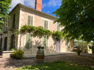 3 hectare park crossed by the river and its house