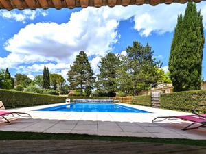 Winegrower's farmhouse with swimming pool