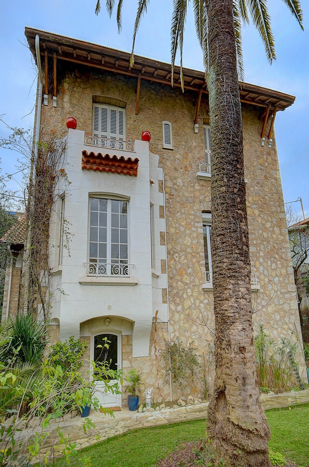 Historic Cannes Villa with Garden for Intimate Events & Receptions