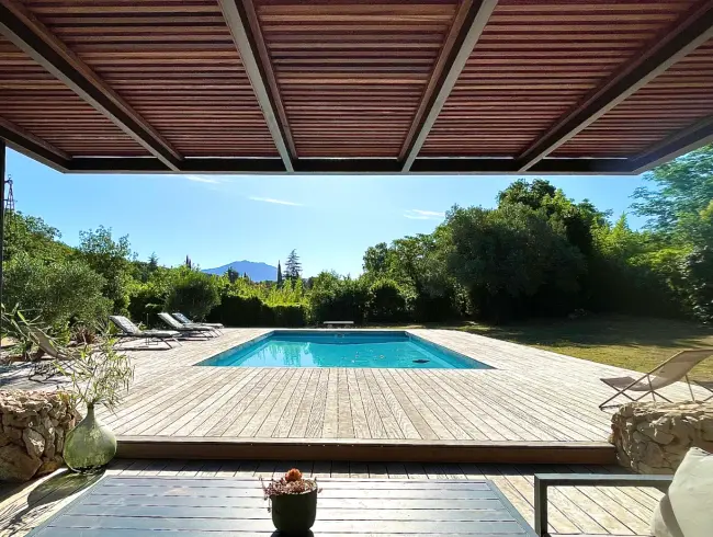 7000m² park at the gates of Aix-en-Provence, view of Sainte-Victoire