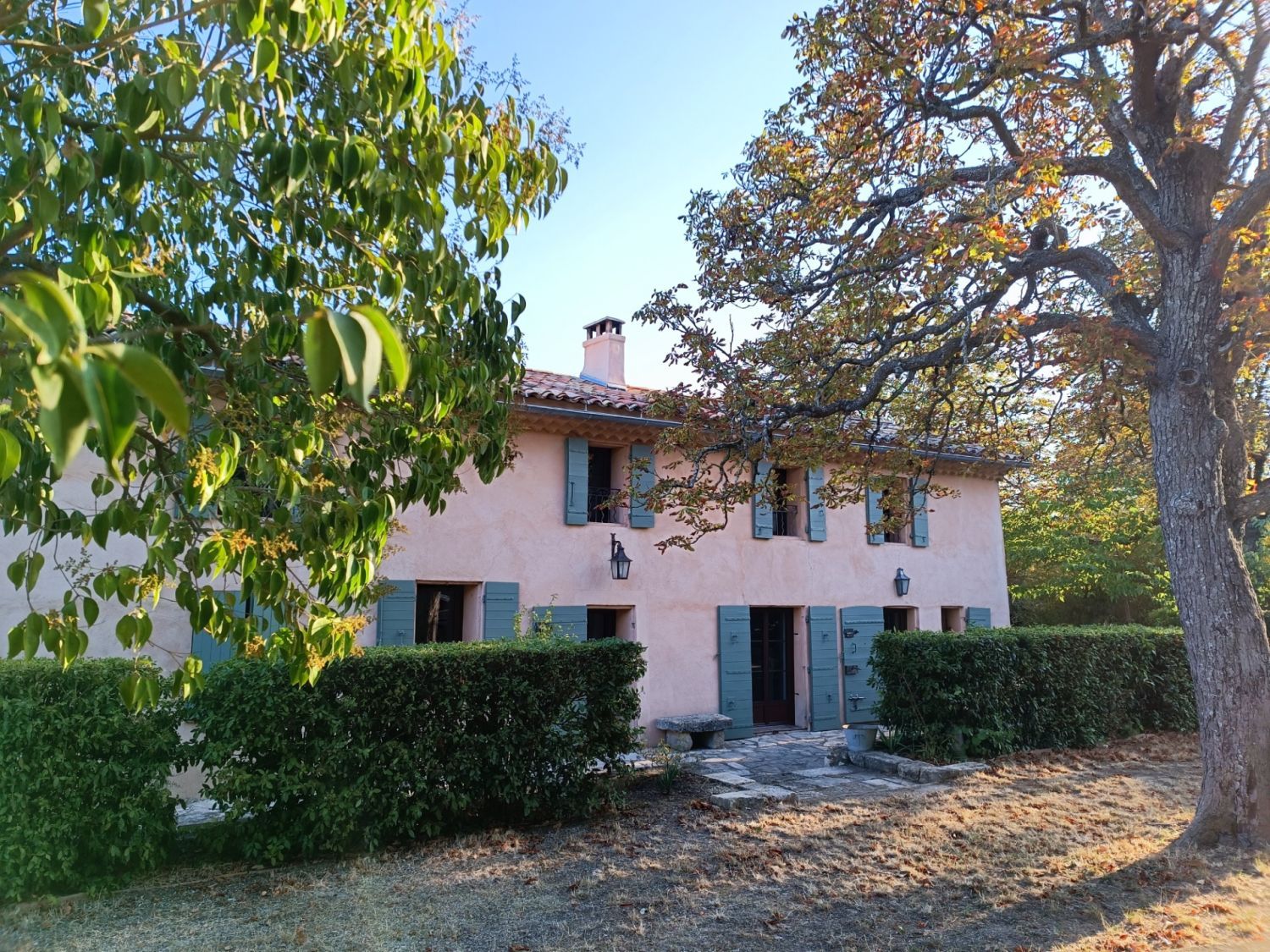 Parc aménagé de 7000m² aux portes d'Aix-en-Provence, vue Sainte-Victoire