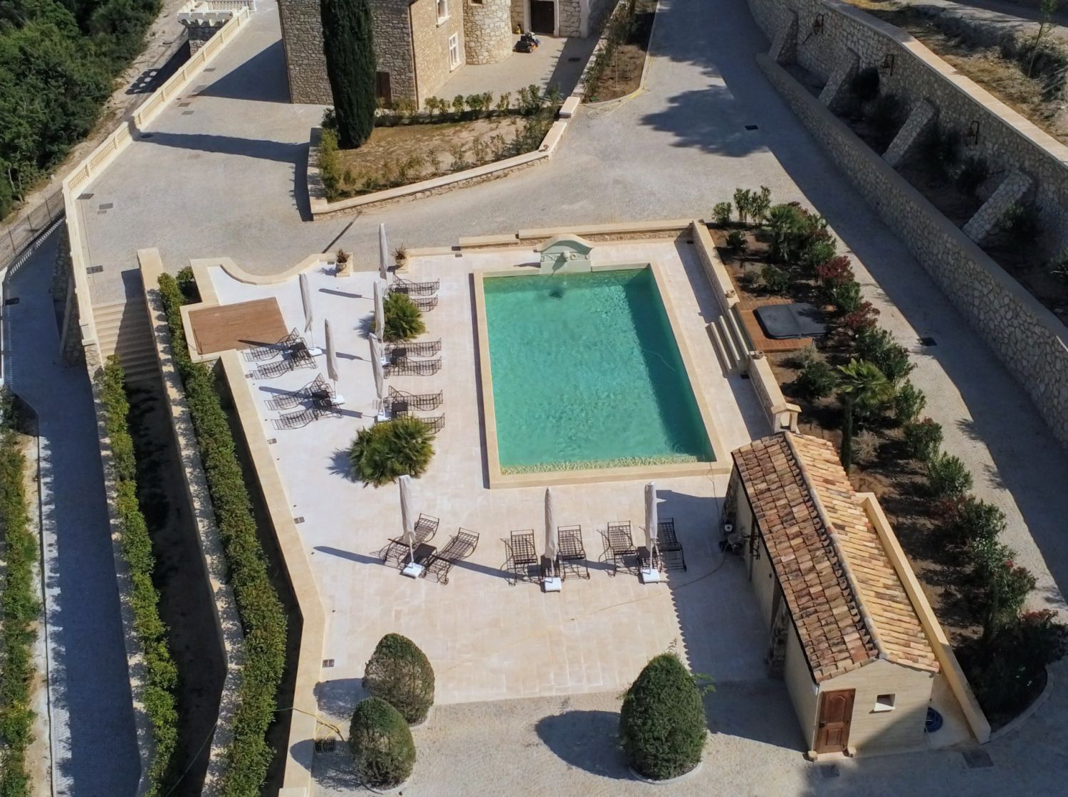 5-bedroom estate 600m² + 3 chalets, unforgettable views of the Alps