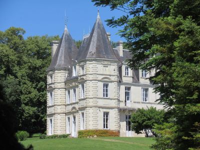 Chateau and reception barns 5 km from Chatellerault TGV station