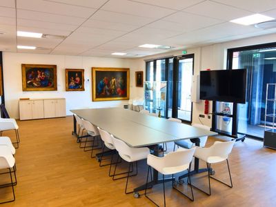 Large space of 600 m² dedicated to art