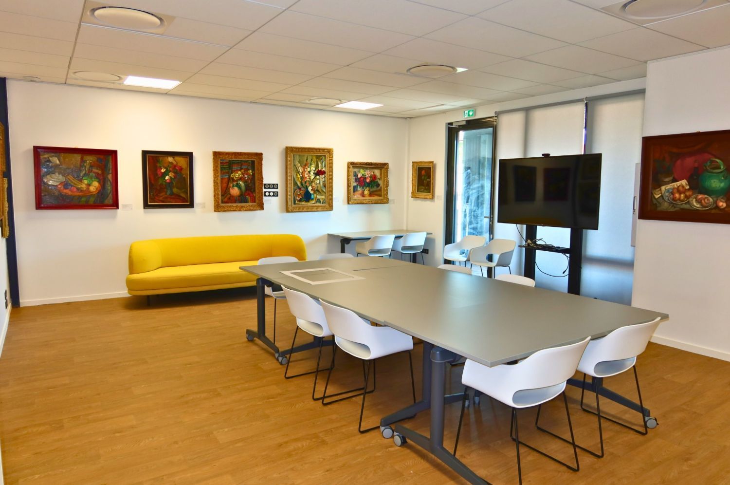 Large space of 600 m² dedicated to art