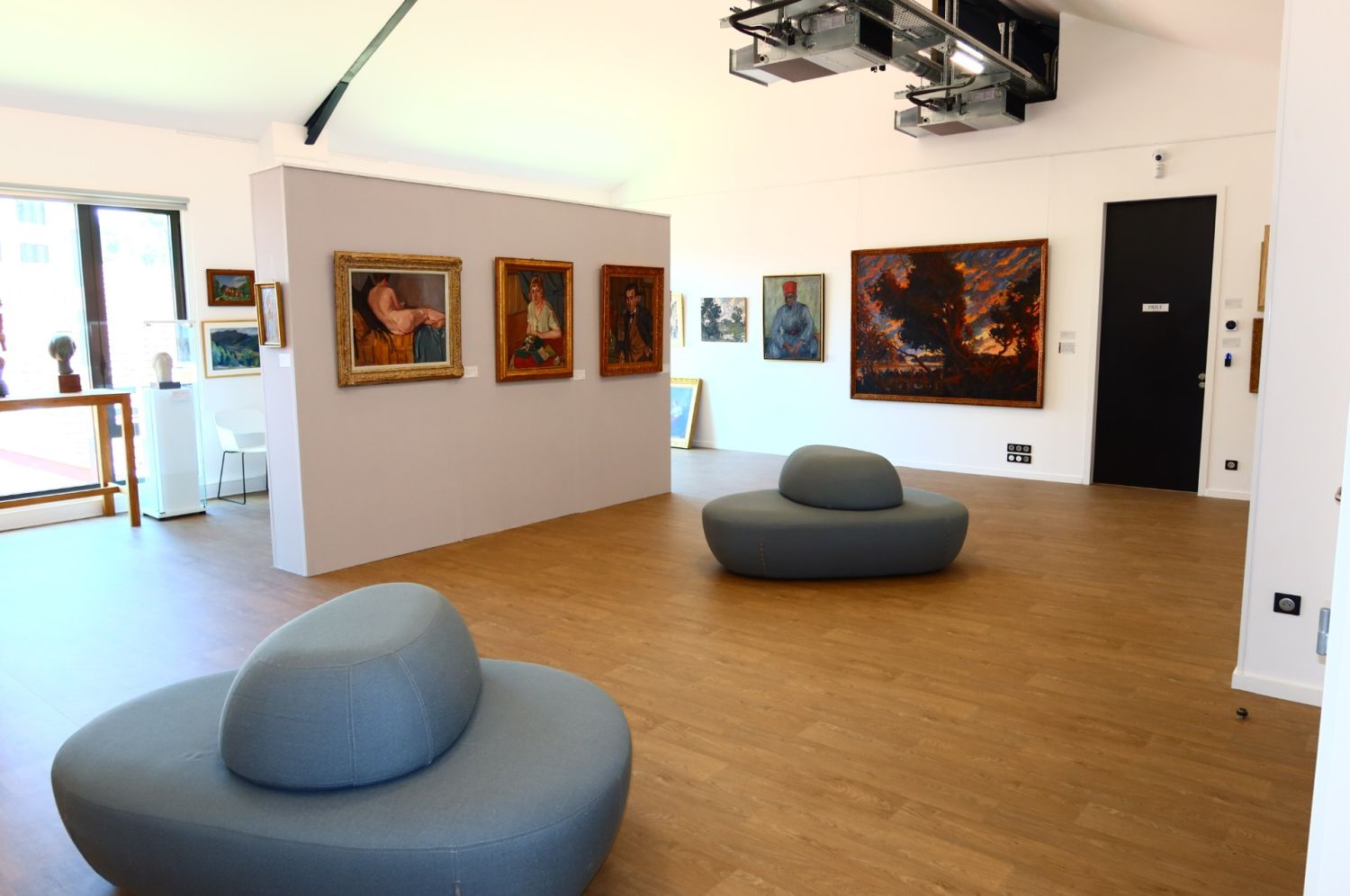 Large space of 600 m² dedicated to art