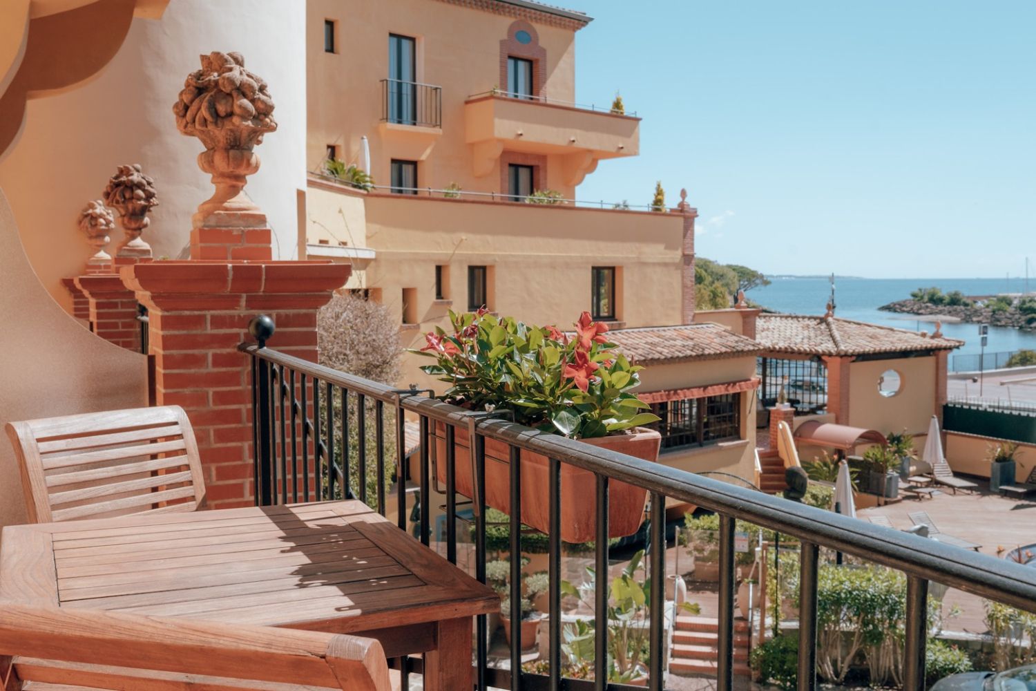 Provencal Hotel with Sea View & Gardens for Events in Mandelieu-la-Napoule