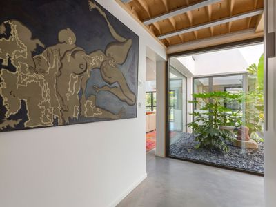 Modern house with swimming pool in Lyon