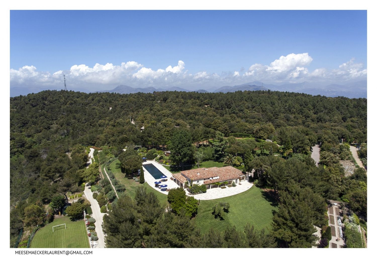 Magnificent villa with sea view & large outdoor spaces