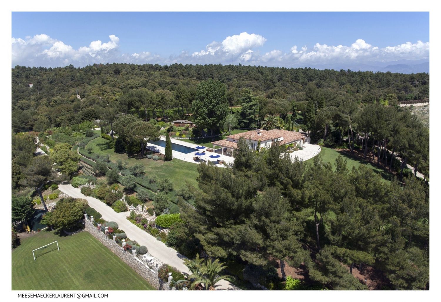 Magnificent villa with sea view & large outdoor spaces