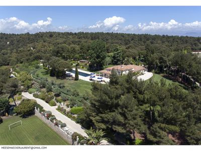 Magnificent villa with sea view & large outdoor spaces