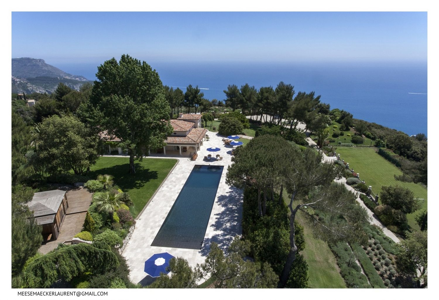 Magnificent villa with sea view & large outdoor spaces