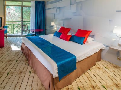 Hotel and estate in Saint-Raphael ****