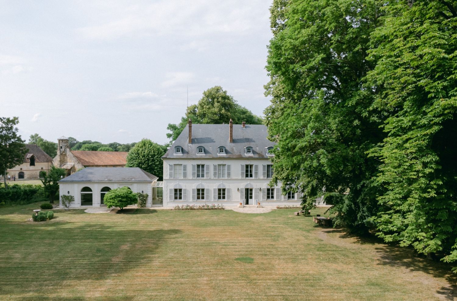 Domaine Historique du Prieuré du XIIe Siècle pour Événements à Saint-Rémy-l'Honoré