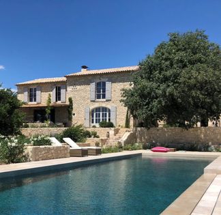 Studio Artistique avec Lumière Naturelle pour Séances Photo & Lancements à Nice