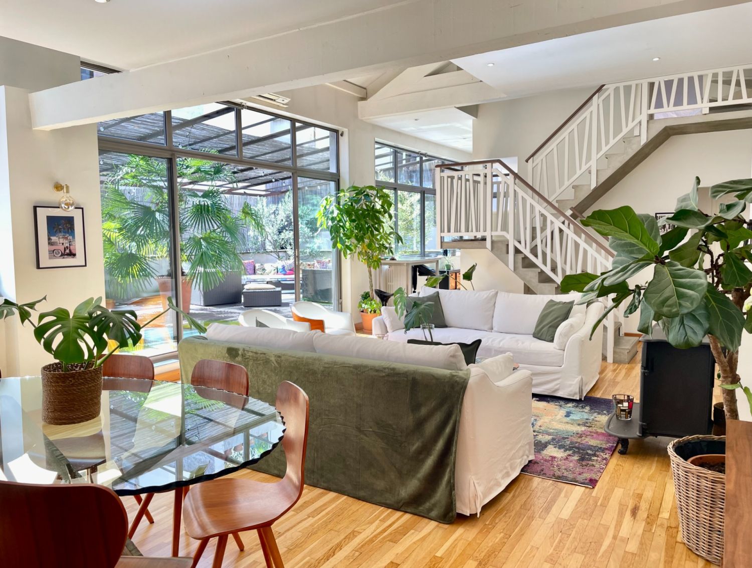 Atypical, discreet apartment and its terrace