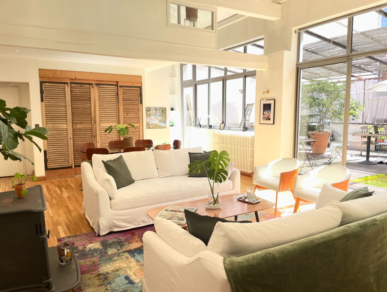 Atypical, discreet apartment and its terrace