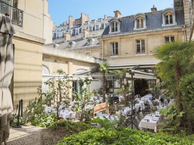 Historic Parisian Restaurant in the 8th Arrondissement