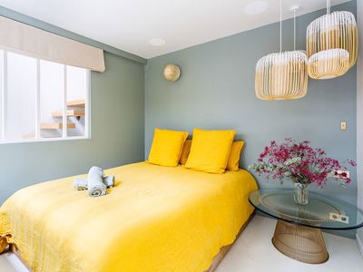 Luxury Triplex Retreat Near Arc de Triomphe with Terrace & Hammam