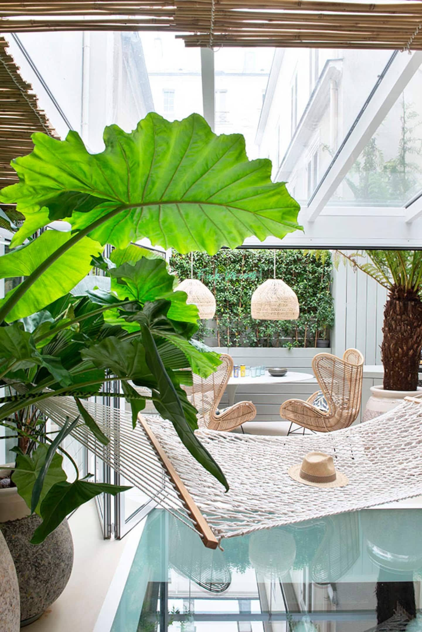 Triplex de Luxe Près de l'Arc de Triomphe avec Terrasse et Hammam