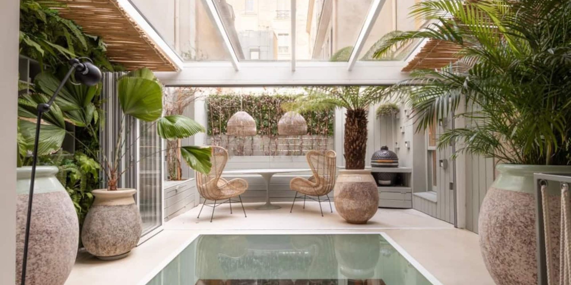 Luxury triplex Paris near Arc de Triomphe with terrace hammam for executive offsite seminar