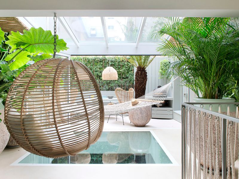 Luxury Triplex Retreat Near Arc de Triomphe with Terrace & Hammam