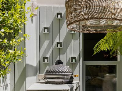 Luxury Triplex Retreat Near Arc de Triomphe with Terrace & Hammam