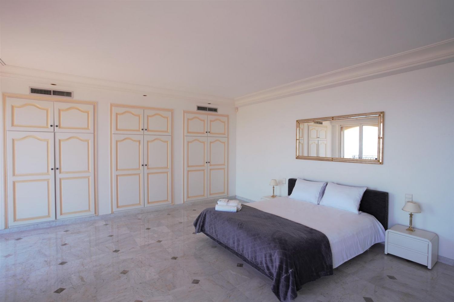 Mas neo-provencal, jardin mediterrannien 4000 M2 paysager