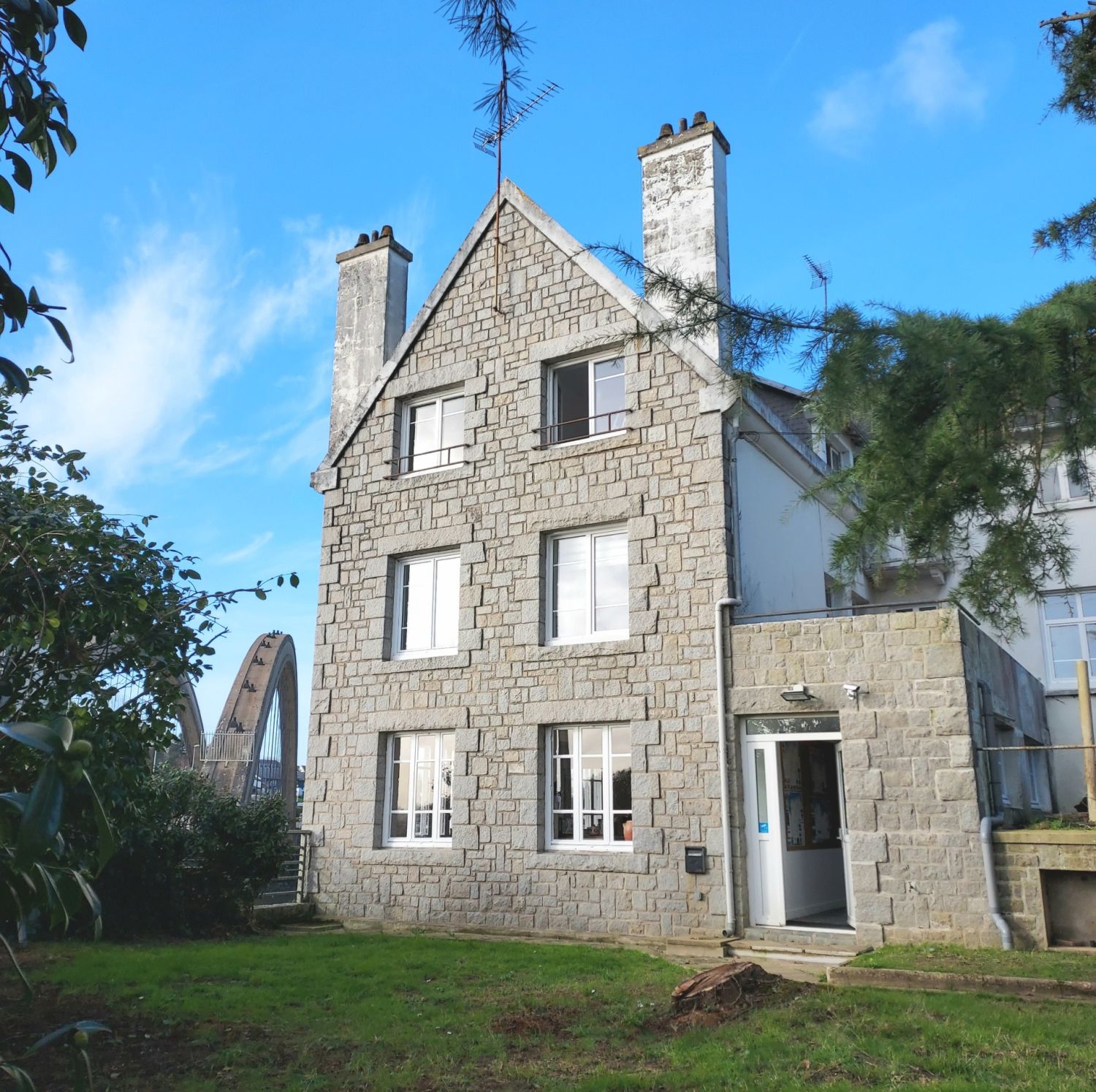 Beautiful house with view of the Jaudy estuary