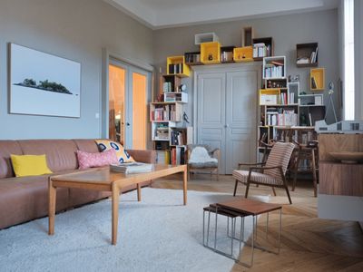 House in the city and in the countryside