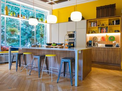 House in the city and in the countryside