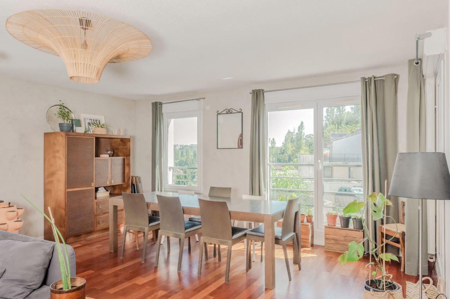 Luxury Duplex in Tassin with Pool & Garden near Lyon