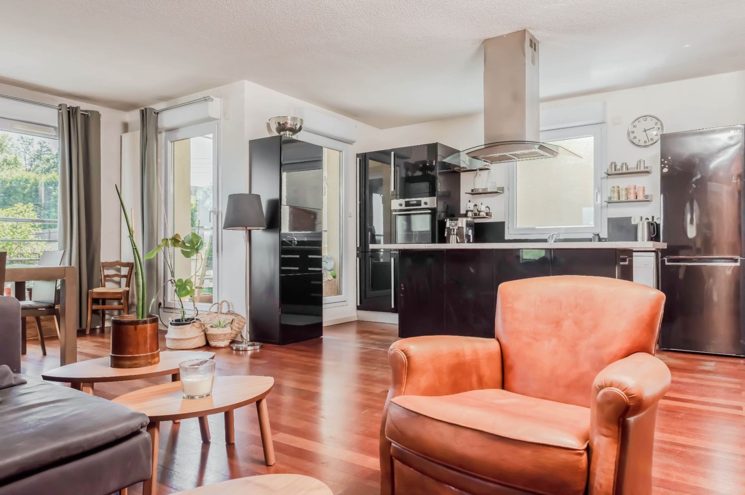 Luxury Duplex in Tassin with Pool & Garden near Lyon
