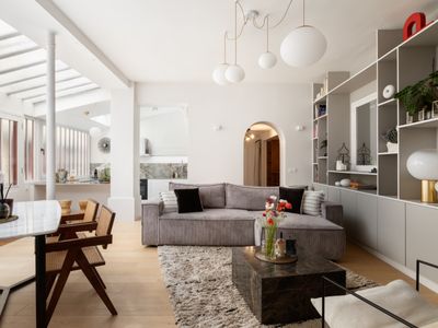 Luxury 95m² Architect-Designed Apartment in Le Marais with Courtyard