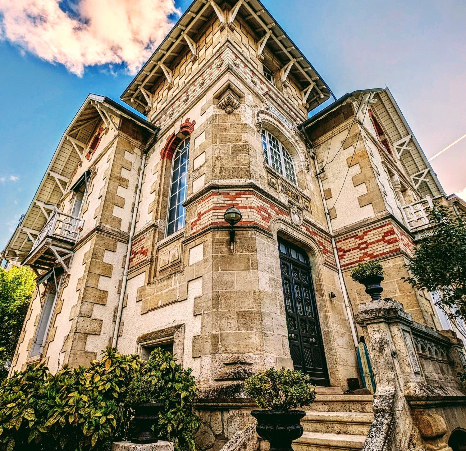 Charming Early 20th Century Art Deco Villa in the Heart of Bordeaux