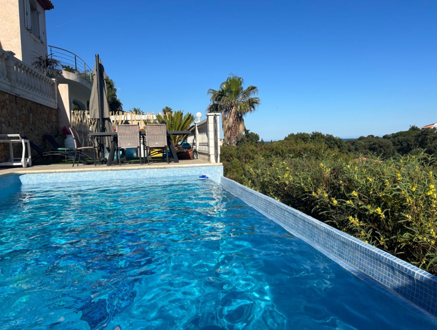 Villa 5 chambres - Vue imprenable sur la mer et les collines du Var