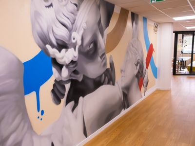 Meeting room for 14 to 16 people