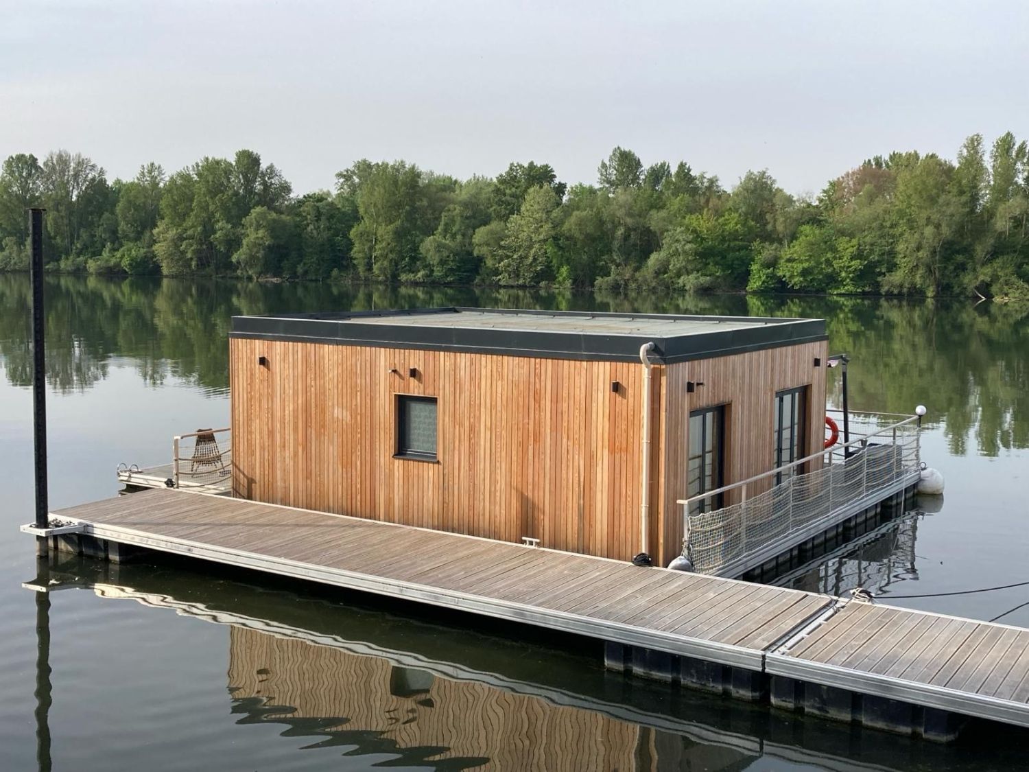 Floating house on the Seine
