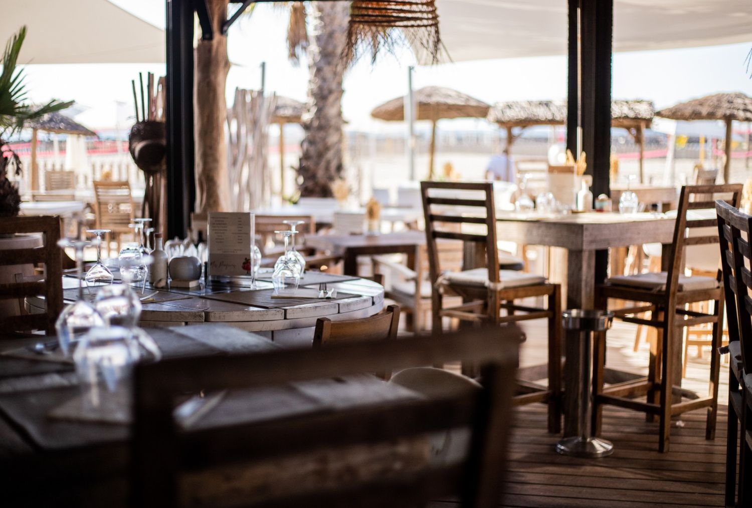 Restaurant sur la plage méditerranéenne