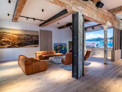 Reception room in the heart of the Old Port of Marseille