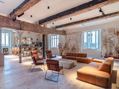 Reception room in the heart of the Old Port of Marseille
