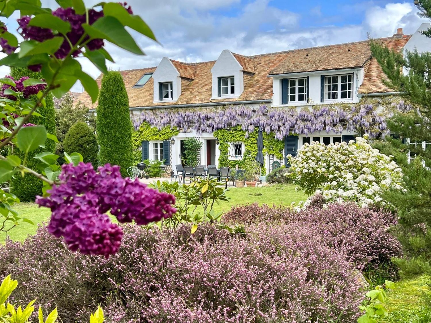 Very beautiful farmhouse in the Yvelines with a superb garden 