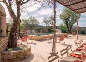 300 m² village house with bohemian chic decor 